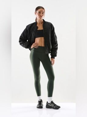 Aritzia TNA Butter High Waisted Leggings Army Green XS